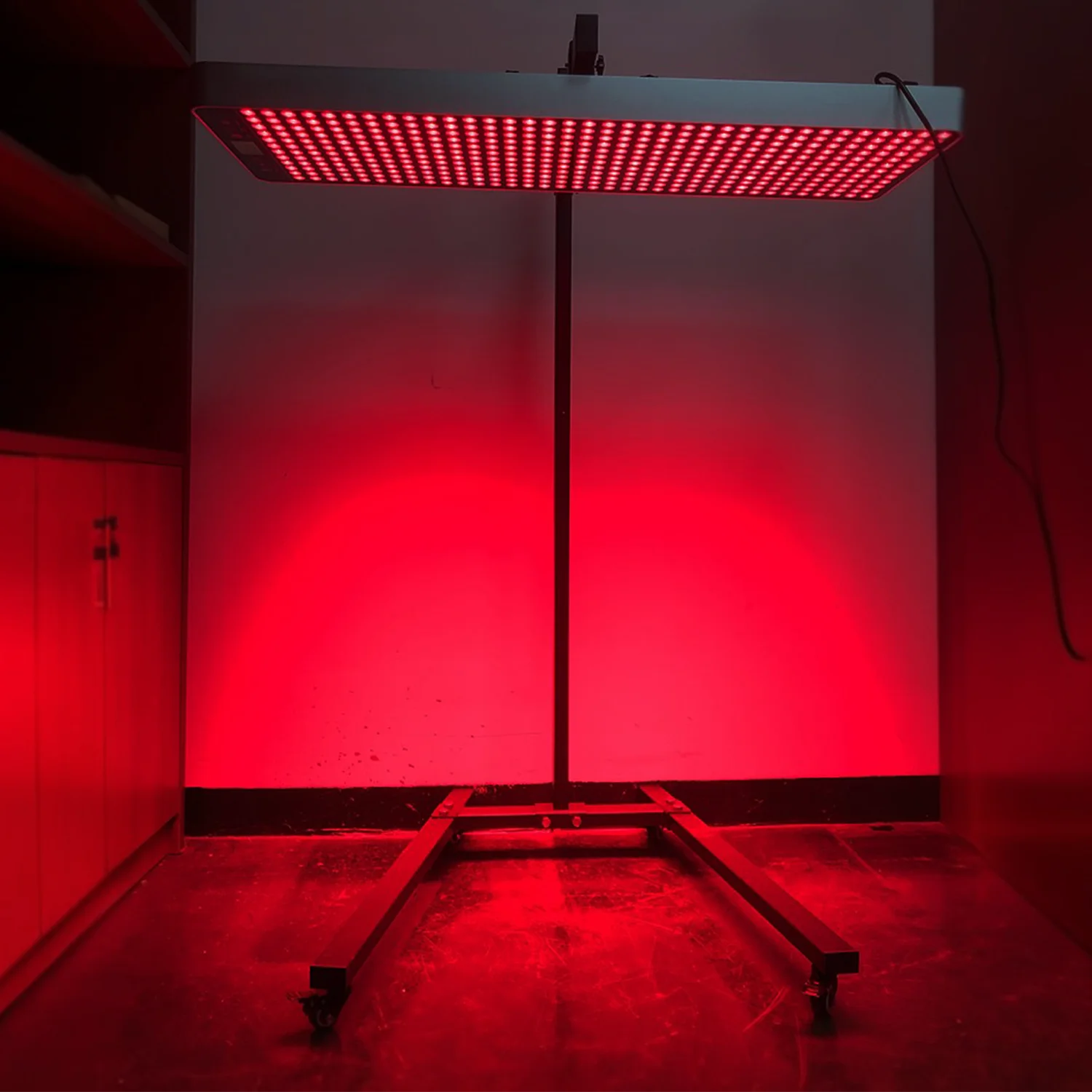 horizontal stand for red light therapy